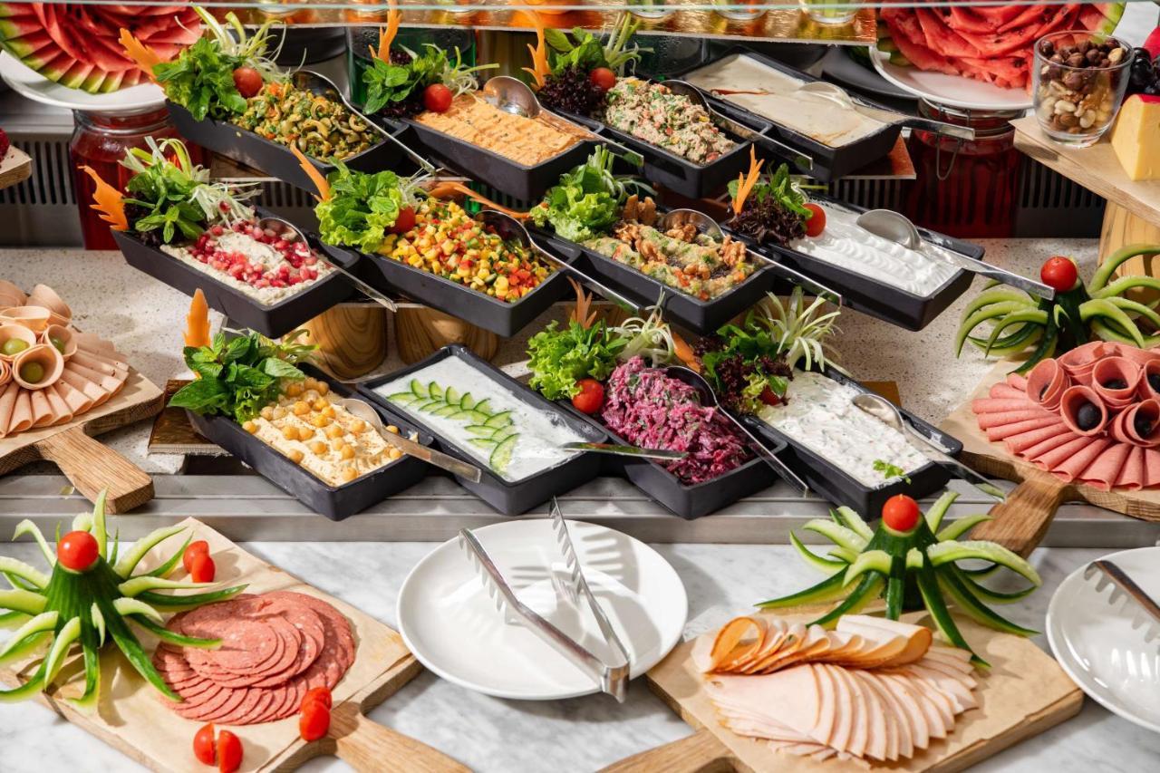 Park Inn By Radisson Makkah Aziziyah 메카 외부 사진 A buffet breakfast