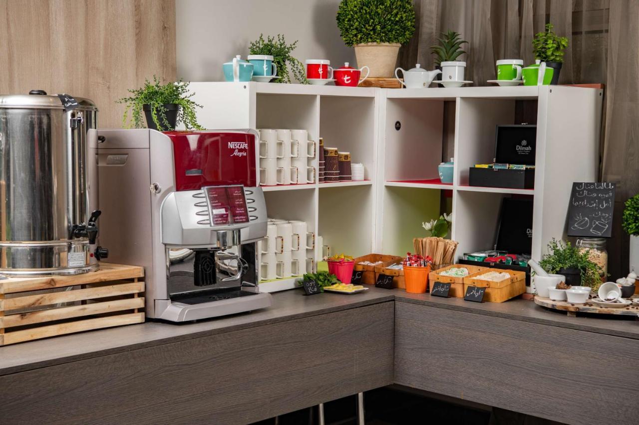 Park Inn By Radisson Makkah Aziziyah 메카 외부 사진 A coffee machine